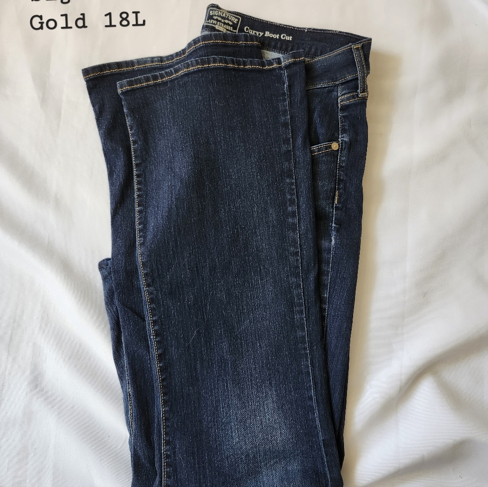 Signature Levi Strauss Gold Jeans 16L